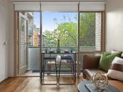 Studio apartment with balcony and parking