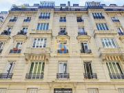 Studio avec balconnet au dernier étage avec ascenseur