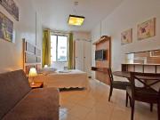 Studio com vista lateral mar no posto 5 em Copacabana!