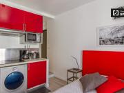 Studio ensoleillé à louer dans le 18ème arrondissement...