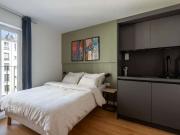 Studio entier à Paris