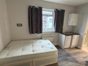 Studio Flat, Allerford Road, SE6
