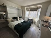 Studio Flat, Birkbeck Road, W3