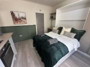 Studio Flat, Birkbeck Road, W3 Studio Flat, Birkbeck Road, W3