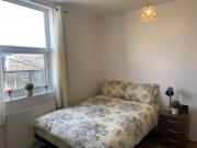 Studio Flat, Bowes Road, N13