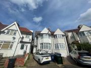 Studio Flat, Clifton Gardens, NW11