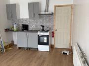 Studio Flat, Culverhouse Road, LU3