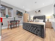 Studio Flat, Deptford High St, SE8