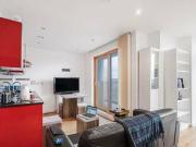 Studio flat for rent in Altyre Road London CR0