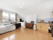 Studio flat for rent in Beaufort Rd, KT1: 1 bed 1 rec 1...