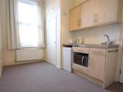 Studio flat for rent in Boxley Road Maidstone ME14