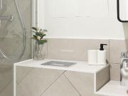 Studio flat for rent in Commercial Road, London, E14