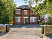 Studio flat for rent in Cranes Park, Surbiton, KT5