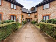 Studio flat for rent in Deer Park way, West Wickham, BR4