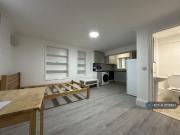Studio flat for rent in Finchley Road, London, NW11