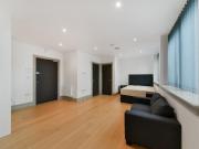 Studio flat for rent in Flint Court, High Road, London, N12