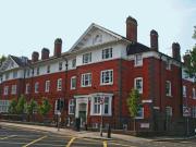 Studio flat for rent in Fulham Palace Road, Fulham, W6