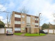 Studio Flat For Rent In Hallam Chase