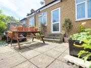 Studio flat for rent in Hamilton Avenue, London, N9