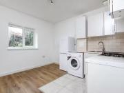 Studio flat for rent in Homesdale road, Bromley, BR1