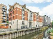 Studio Flat For Rent In Ilford, London