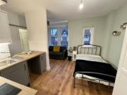 Studio flat for rent in Livingstone Road, Derby,...