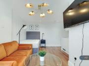 Studio Flat For Rent In London