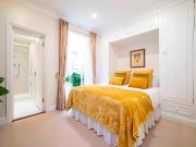 Studio flat for rent in Queensway, London, W2