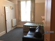 Studio flat for rent in Redland Road, Bristol, BS6