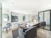 Studio flat for rent in Romford Road, London, E15