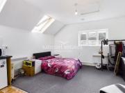 Studio flat for rent in Silverleigh Road, Thornton...