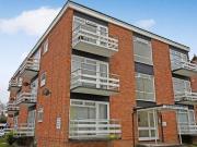 Studio flat for rent in St Johns Road Newbury RG14