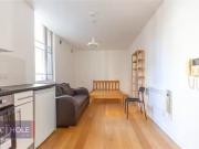 Studio flat for rent in St. Stephens Street, City...