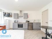 Studio flat for rent in Victoria Street, Derby City...