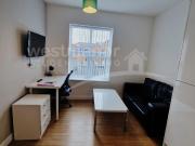 Studio flat for rent in Welford Place, Leicester,...
