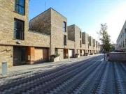 Studio flat for sale in London, SW19