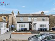 Studio Flat in Carmichael Road. Studio to rent £1,200...