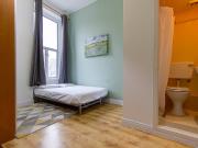 Studio Flat In Earl's Court, Central London