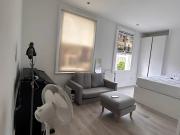 Studio Flat In Holloway Road W/Electricity, Water
