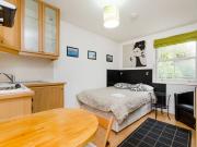 Studio Flat In London, NW3 Finchley Rd Near Escp