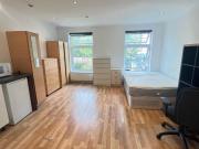 Studio Flat, in North Finchley N12