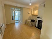 Studio Flat in Tolworth Most bills included