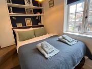 Studio Flat in Victorian West Kensington Mansion