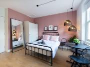 Studio Flat, Kensington Gardens Square, W2