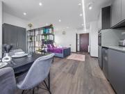 Studio Flat, London, NW11