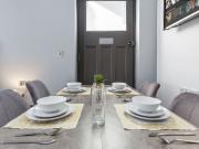 Studio Flat, London, NW11