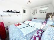 Studio Flat, Shepherds Bush, W12