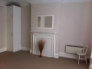 Studio Flat, Silverthorne, GU15