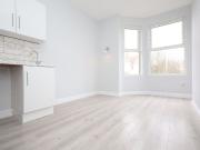 Studio Flat, St Julian's Farm Rd, SE27