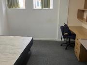 Studio Flat Students only Bridge Rd B8